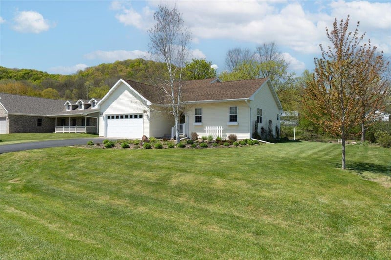 102 Eau Galle Dr, Elmwood, WI 54740
