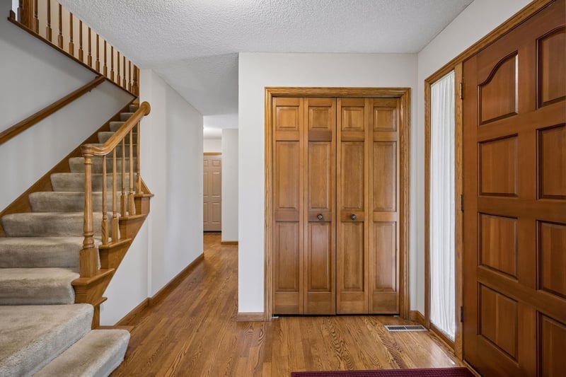 3385 Rosewood Ln N, Plymouth, MN 55441