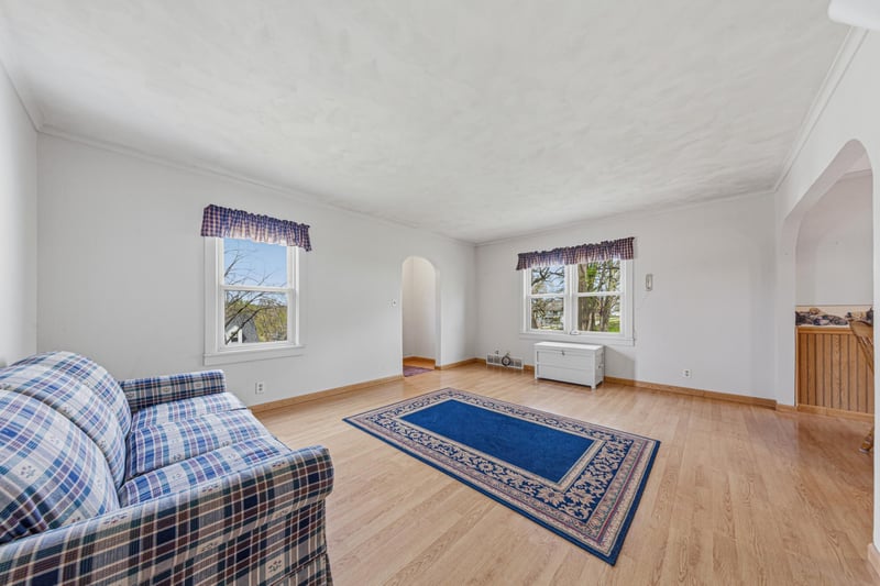 321 S 3rd St, Le Sueur, MN 56058