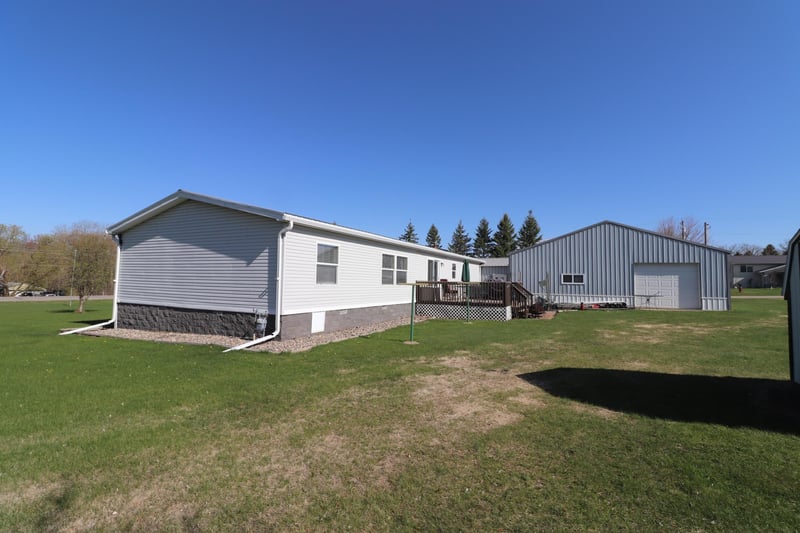 707 Summit Ave W, Clarissa, MN 56440