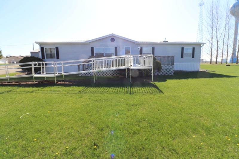 707 Summit Ave W, Clarissa, MN 56440