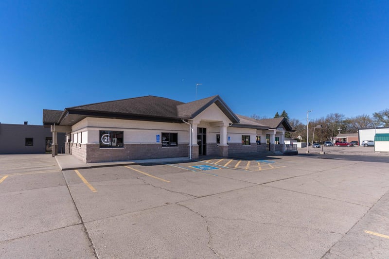 405 W Lincoln Ave, Fergus Falls, MN 56537