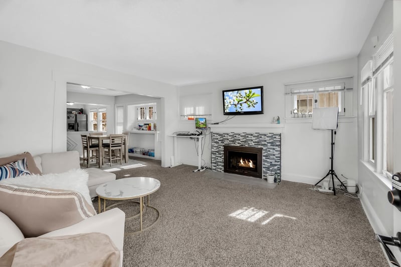 1106 Irving Ave N, Minneapolis, MN 55411