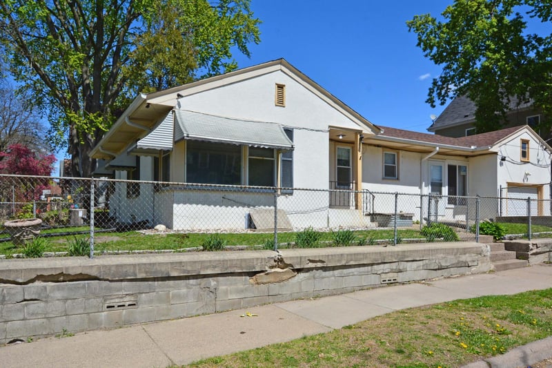 2122 30th Ave N, Minneapolis, MN 55411