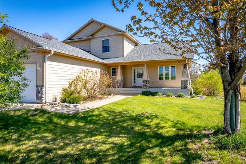 25827 Jarvis St NW, Zimmerman, MN 55398