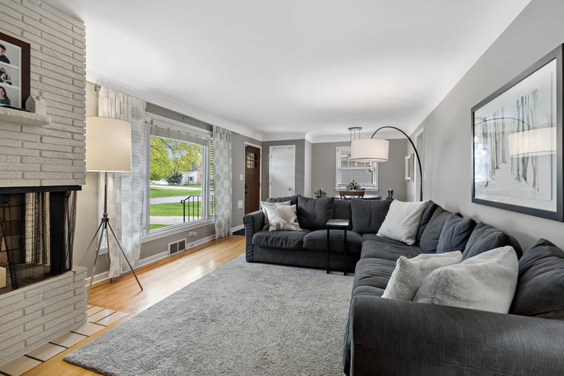5928 Chowen Ave S, Edina, MN 55410