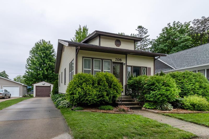 708 Lyndale St, North Mankato, MN 56003