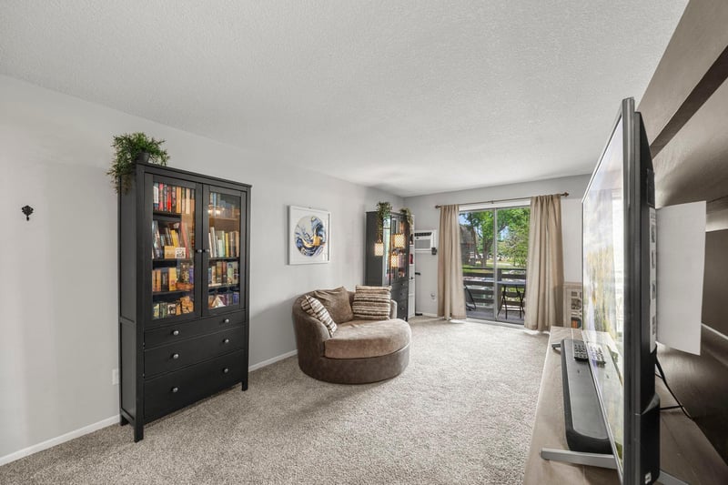 4387 Wilshire Blvd #203, Mound, MN 55364
