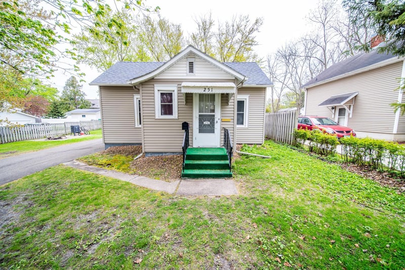 251 Linden Ave, Owatonna, MN 55060
