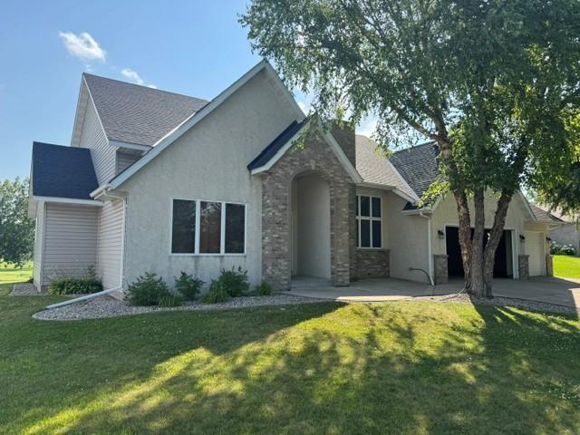 1360 Heritage Ave NW, Hutchinson, MN 55350