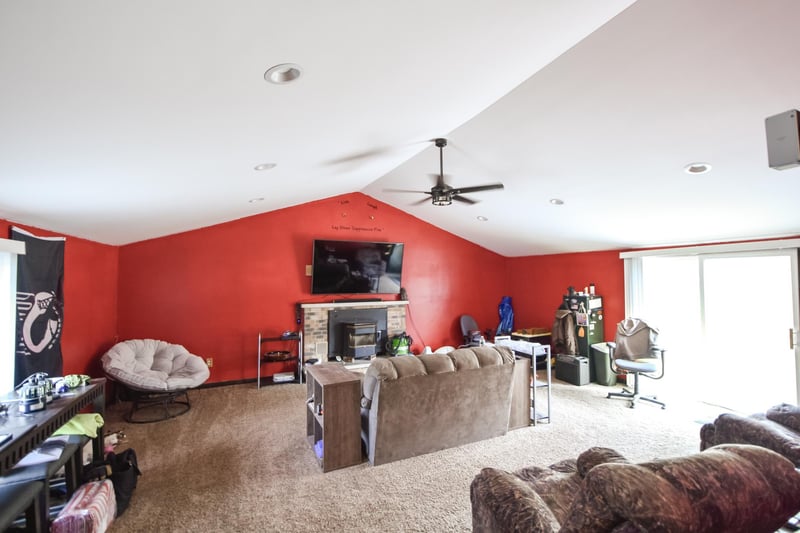 58196 County Road 21, Mazeppa, MN 55956