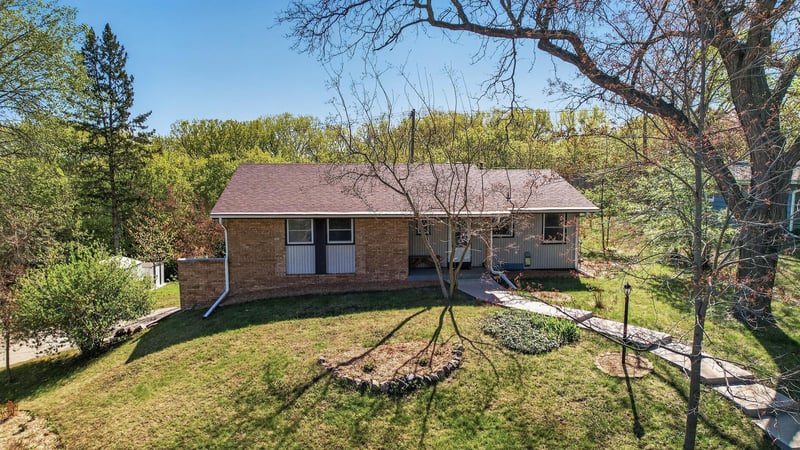 2580 Winfield Ave, Golden Valley, MN 55422