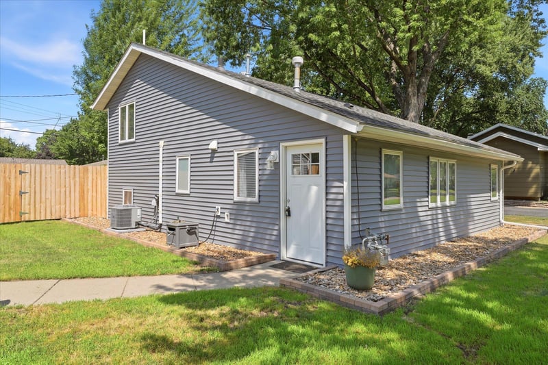 5809 Quail Ave N, Crystal, MN 55429