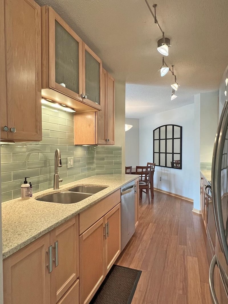 1425 W 28th St #306, Minneapolis, MN 55408