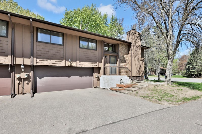 1282 Bridle Path Ct, White Bear Twp, MN 55110