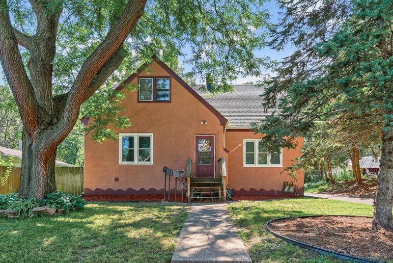 1562 Ivy Ave E, Saint Paul, MN 55106