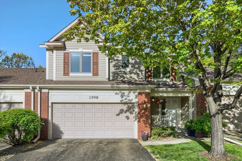 1598 Summit Shores Cir, Burnsville, MN 55306