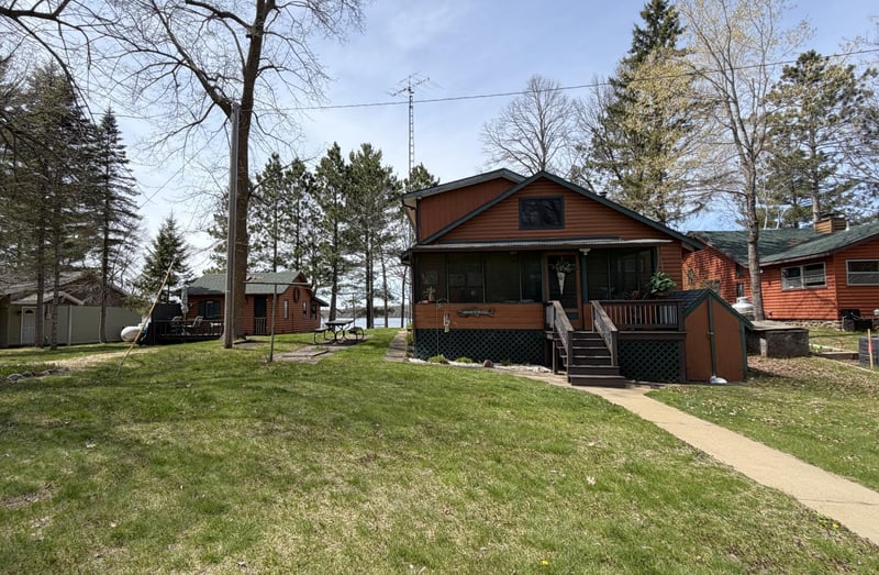 8883 Paradise Beach Rd, Brainerd, MN 56401
