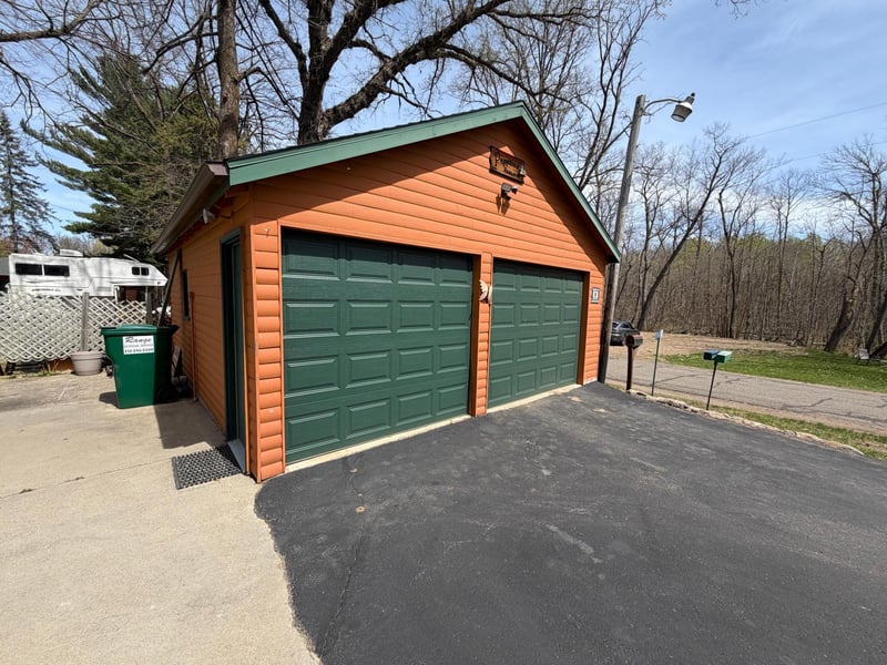 8883 Paradise Beach Rd, Brainerd, MN 56401