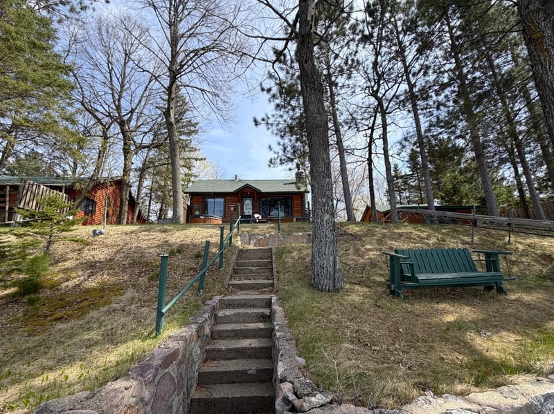 8883 Paradise Beach Rd, Brainerd, MN 56401