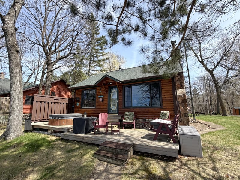 8883 Paradise Beach Rd, Brainerd, MN 56401