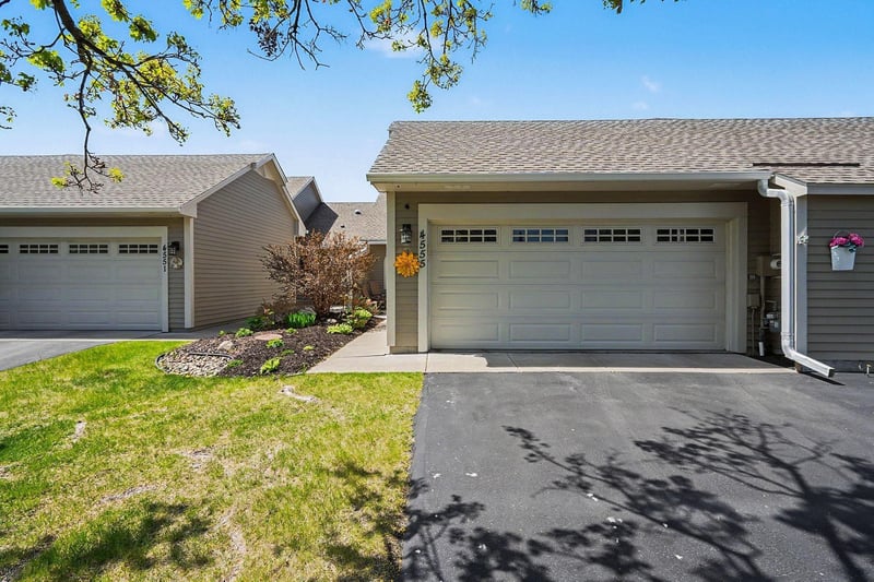 4555 Niagara Ln N, Plymouth, MN 55446