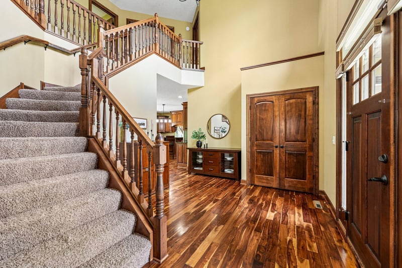 18658 Ponderosa Ct, Eden Prairie, MN 55347