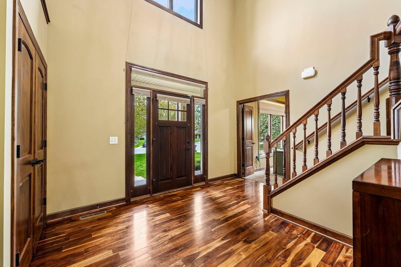 18658 Ponderosa Ct, Eden Prairie, MN 55347