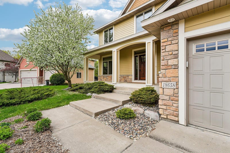 18658 Ponderosa Ct, Eden Prairie, MN 55347