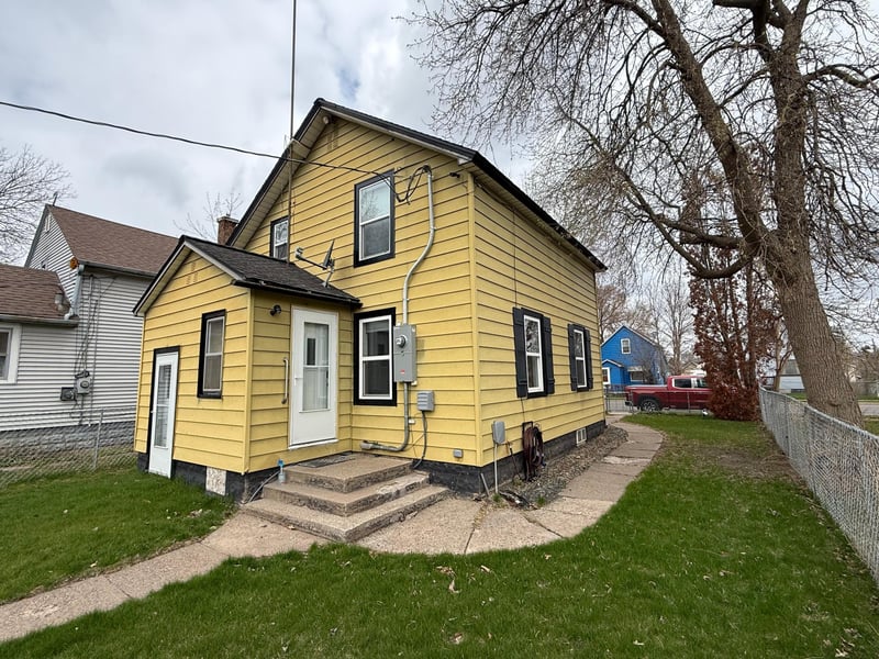 209 W Howard Ave, Keewatin, MN 55753