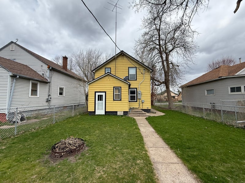 209 W Howard Ave, Keewatin, MN 55753