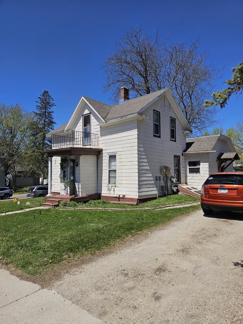 301 4th Ave NE, Waseca, MN 56093