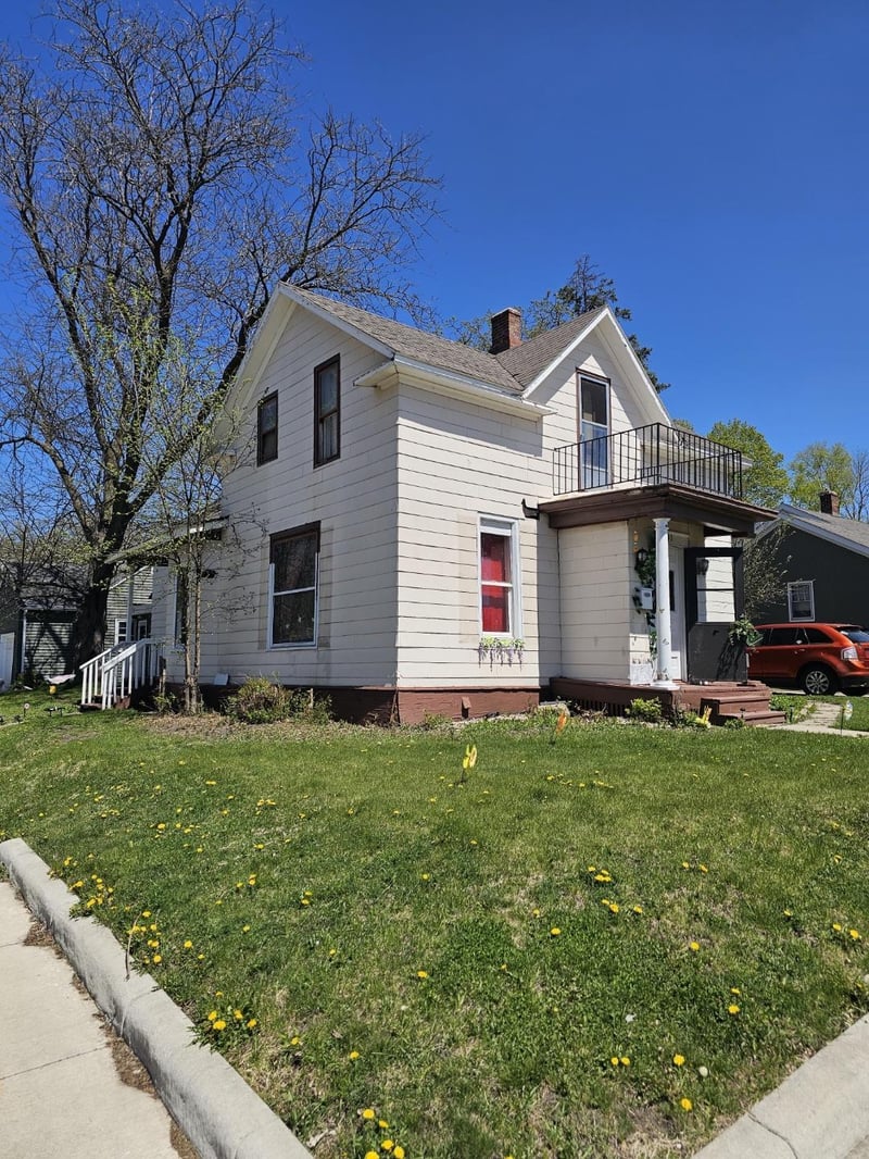 301 4th Ave NE, Waseca, MN 56093