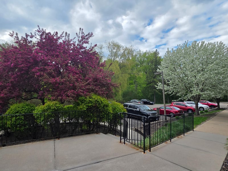 35 Nathan Ln N #325, Plymouth, MN 55441