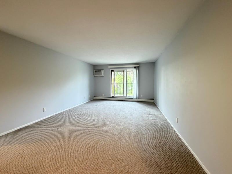 35 Nathan Ln N #325, Plymouth, MN 55441