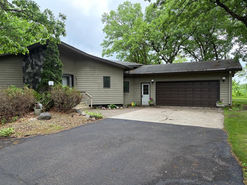 11575 Bayview Rd, Little Falls, MN 56345