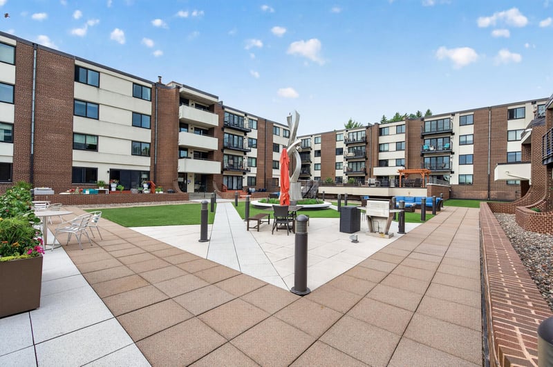 50 Groveland Ter #C208, Minneapolis, MN 55403
