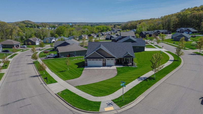 2739 Highclere Dr, Eau Claire, WI 54703