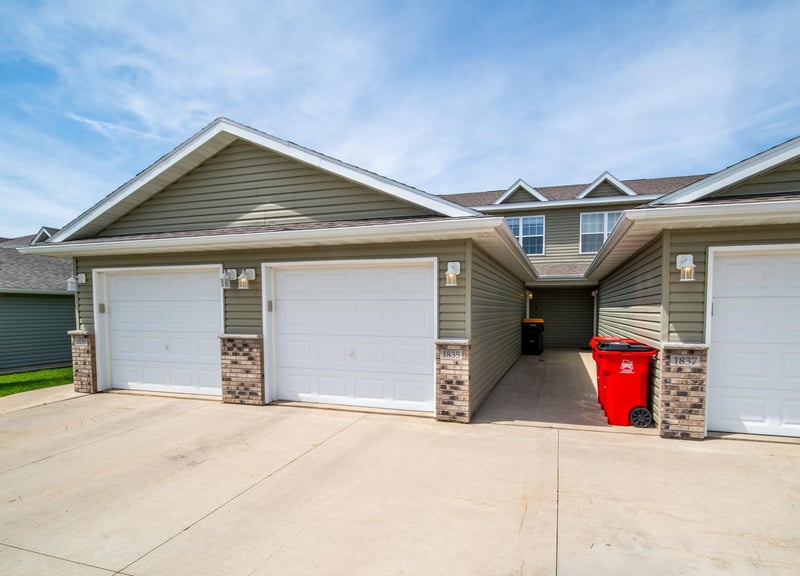 1835 Daniel Ln NE, Stewartville, MN 55976