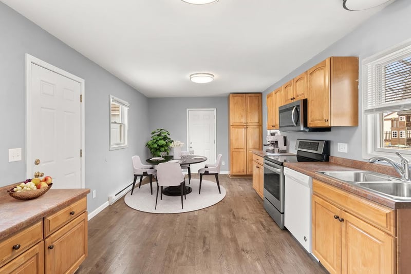 610 6th Ave S, Hopkins, MN 55343