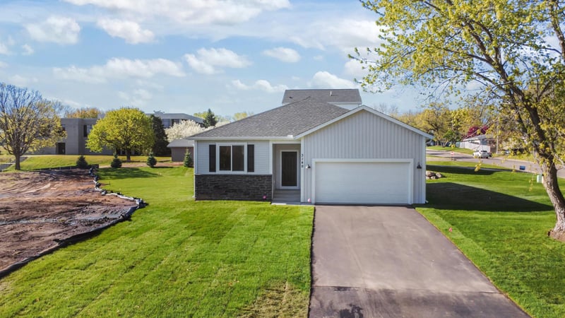3149 Seminary Dr, New Brighton, MN 55112
