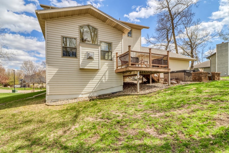 1044 Villa Ln, Detroit Lakes, MN 56501