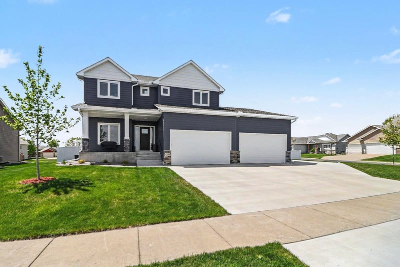 1206 Grant Ave NW, New Prague, MN 56071