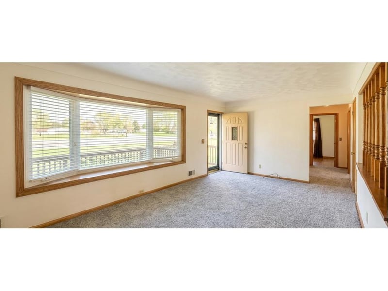 4585 Otter Lake Rd, White Bear Lake, MN 55110