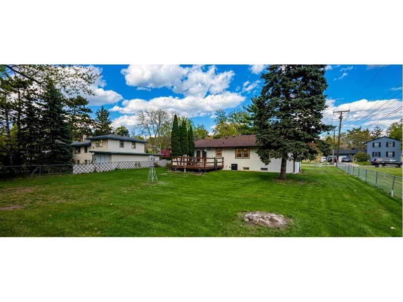4585 Otter Lake Rd, White Bear Lake, MN 55110