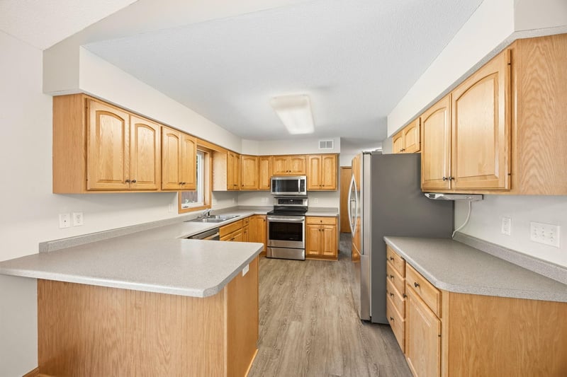 1603 Newton Ave N, Glencoe, MN 55336