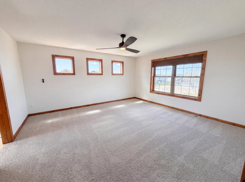 3072 Nottingham Rd S, Saint Cloud, MN 56301