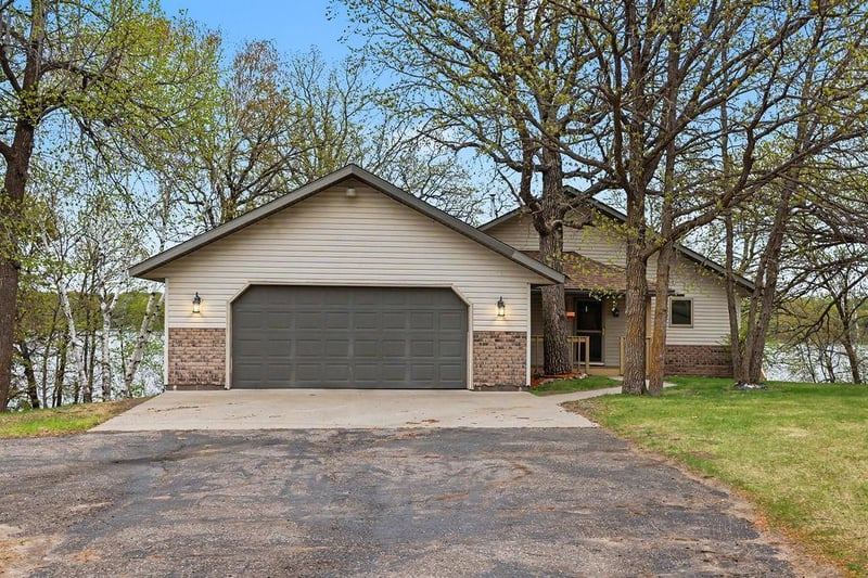 14425 W Lake Sallie Dr, Detroit Lakes, MN 56501