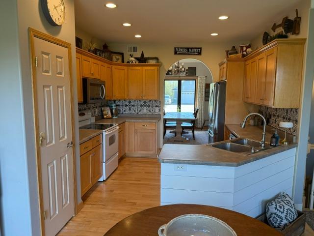 365 Trailstone Dr SW, Cokato, MN 55321