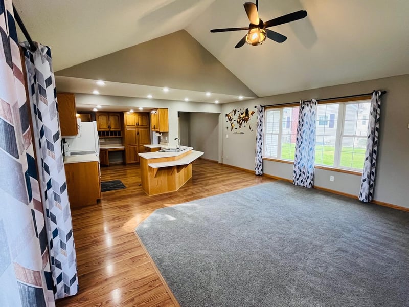 614 12th St, Dawson, MN 56232
